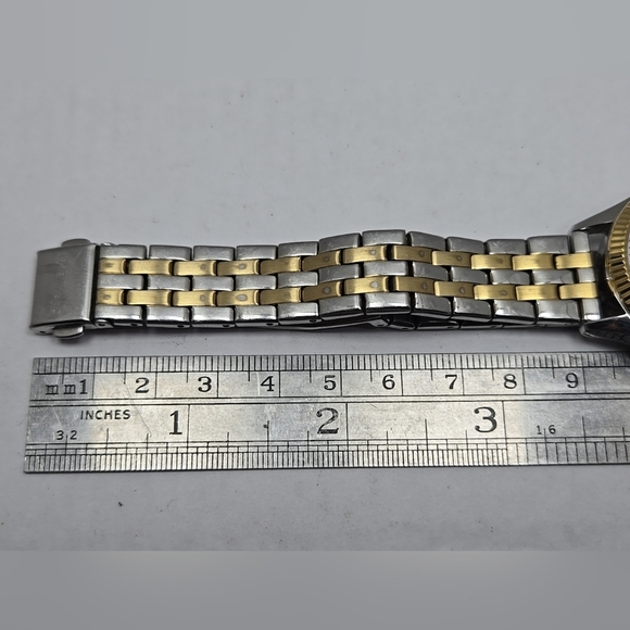 Caravelle By Bulova Womens Gold Silver Two Tone Date Watch 45M112 New Battery - Picture 8 of 9